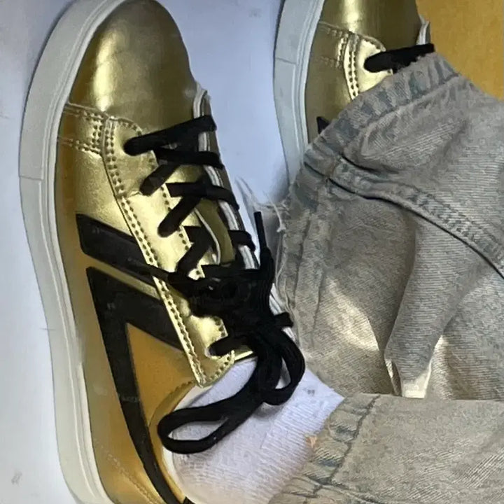 [BUNJANG] Kolca Gold Sneakers 230 / 골드 스니커즈 230