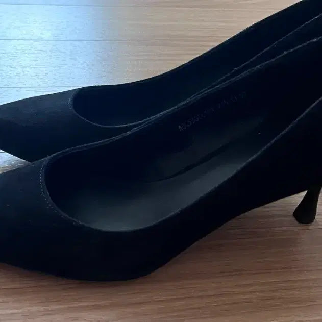 [BUNJANG] C.BANNER Black Suede Leather Heels 235mm / (거의 새상품)C.BANNER 양가죽 블랙 스웨이드 힐 235mm