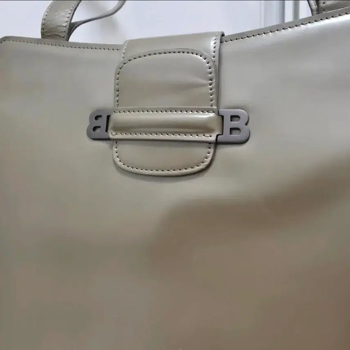 [SOLD OUT] 발리 B로고 빈티지 숄더백 (카키색)