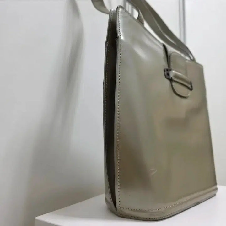 [SOLD OUT] 발리 B로고 빈티지 숄더백 (카키색)