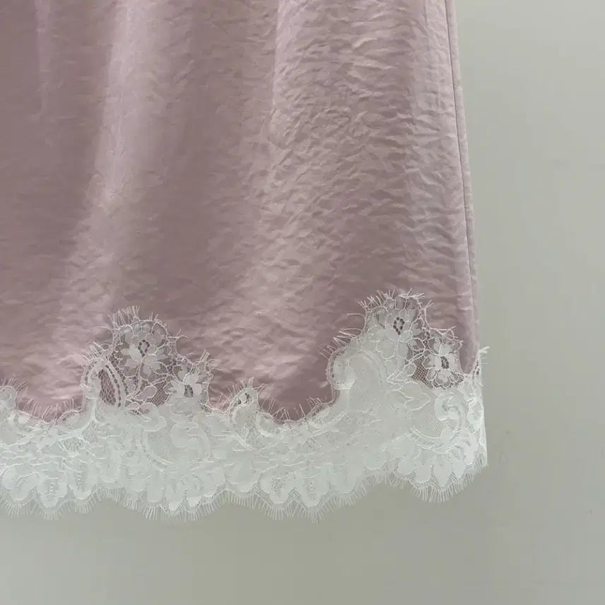 [BUNJANG] Refeller Satin Lace Scallop Skirt / 리펠러 샤틴레이스 스칼럽스커트