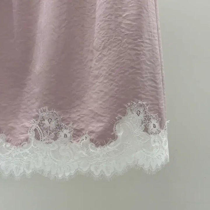 [BUNJANG] Refeller Satin Lace Scallop Skirt / 리펠러 샤틴레이스 스칼럽스커트