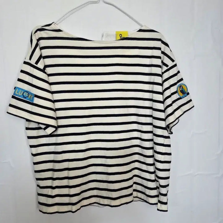 [BUNJANG] Lucky Chouette Striped Patch Short Sleeve T-shirt / 럭키슈에뜨  스트라이프 반팔 티셔츠 패치 장식
