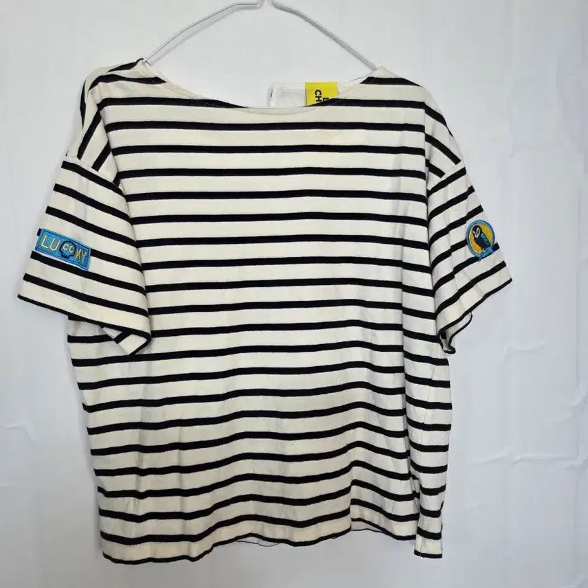 [BUNJANG] Lucky Chouette Striped Patch Short Sleeve T-shirt / 럭키슈에뜨  스트라이프 반팔 티셔츠 패치 장식