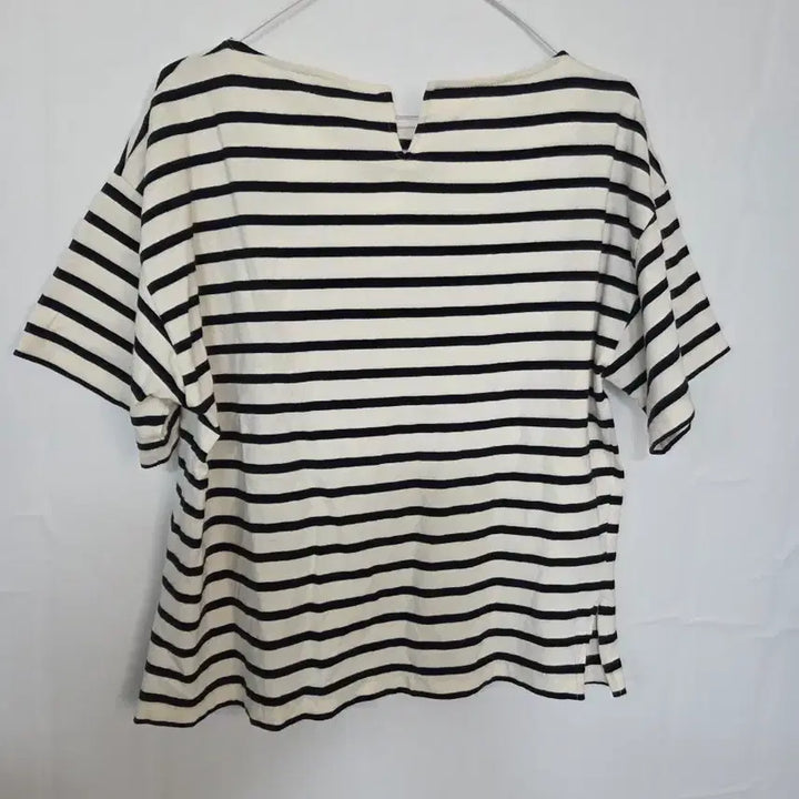 [BUNJANG] Lucky Chouette Striped Patch Short Sleeve T-shirt / 럭키슈에뜨  스트라이프 반팔 티셔츠 패치 장식