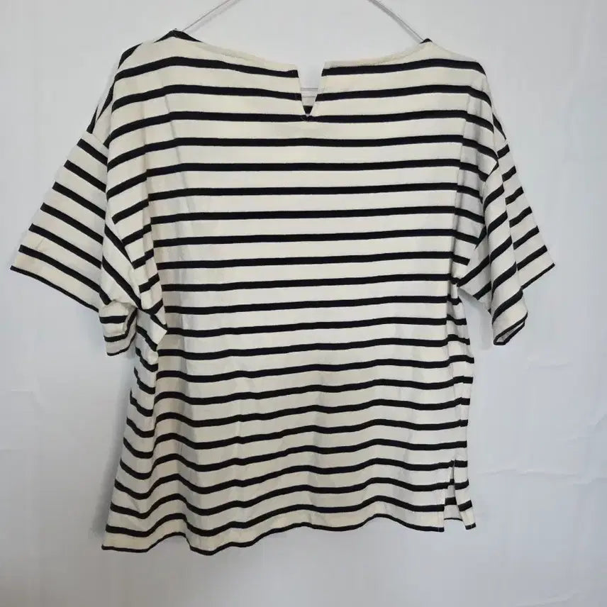 [BUNJANG] Lucky Chouette Striped Patch Short Sleeve T-shirt / 럭키슈에뜨  스트라이프 반팔 티셔츠 패치 장식