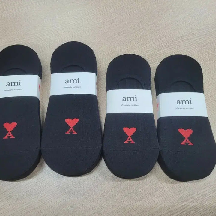 [BUNJANG] Ami Heart Logo Ankle Socks (10 Pairs) / 아미 하트 로고 덧신 양말 10켤레
