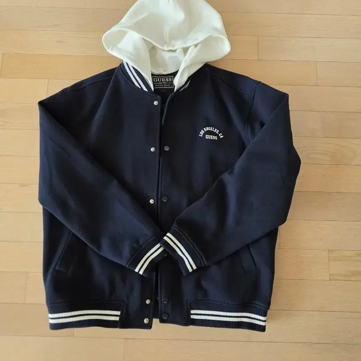 [SOLD OUT] 게스 바시티 점퍼 미개봉 새상품