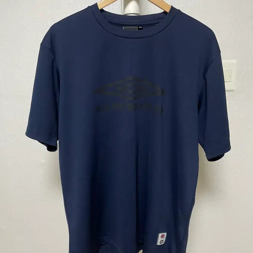 [SOLD OUT] 엄브로 빅로고 반팔티 105