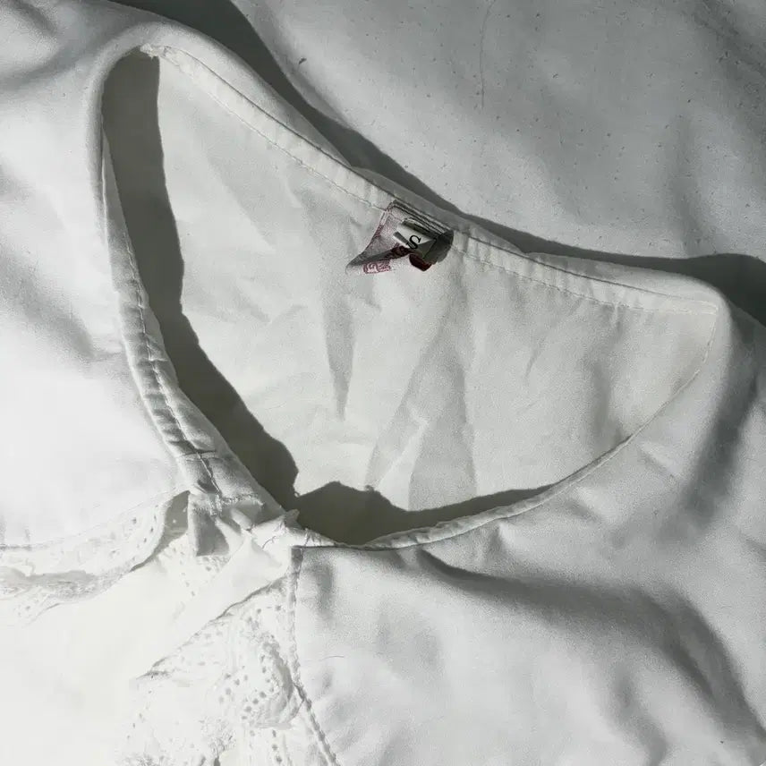 [BUNJANG] Lolita White Blouse / 로리타 화이트 블라우스 / 스나계 지뢰계 양산형 리즈리사 앙크루즈