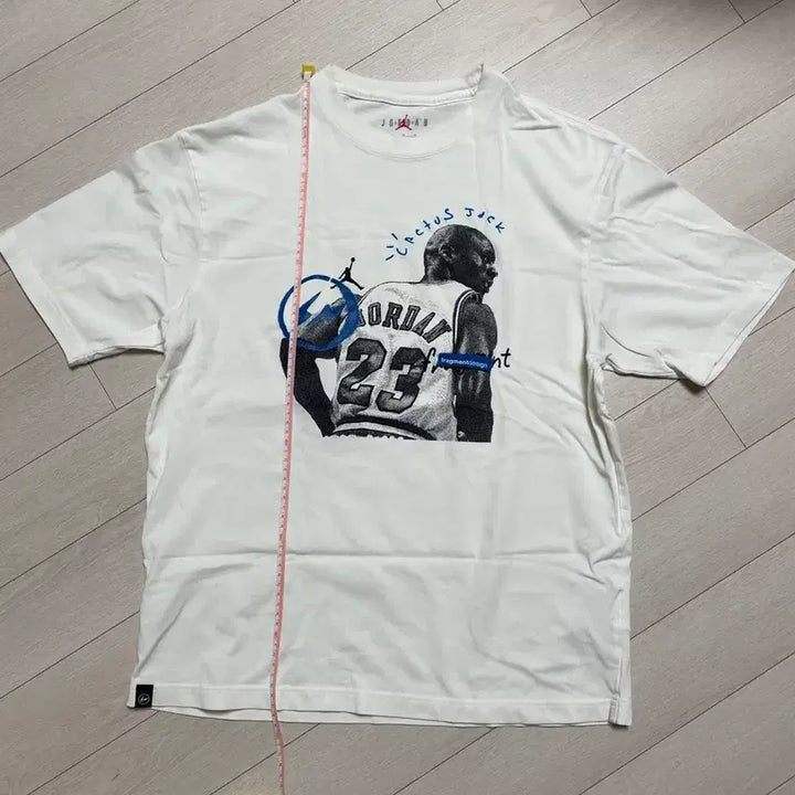 [SOLD OUT] 조던 x 트래비스 스캇 x 프라그먼트 티셔츠 팝니다(M)