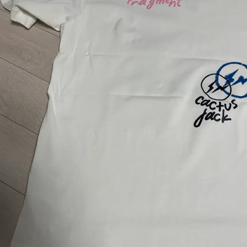 [SOLD OUT] 조던 x 트래비스 스캇 x 프라그먼트 티셔츠 팝니다(M)