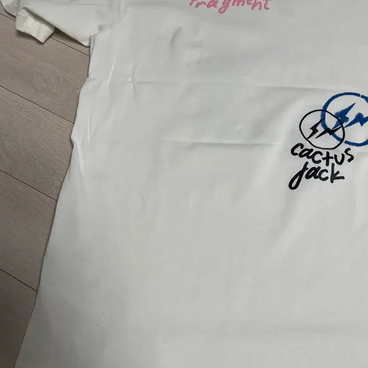 [SOLD OUT] 조던 x 트래비스 스캇 x 프라그먼트 티셔츠 팝니다(M)