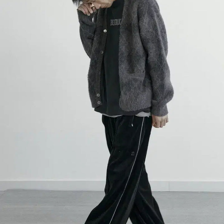 [BUNJANG] Polytelure Velour Track Pants 1-Line Black / [2] 폴리테루 벨루어 트랙 팬츠 1라인 블랙