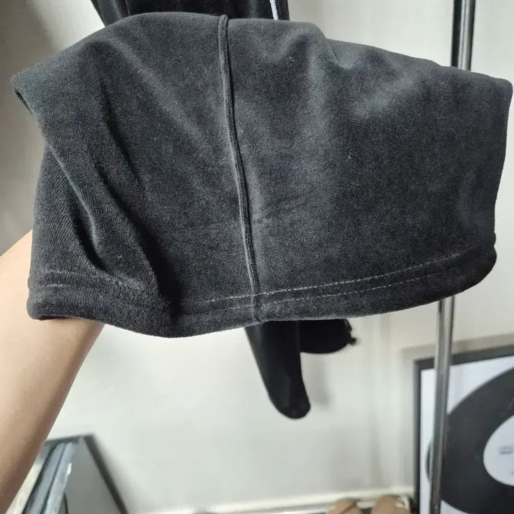 [BUNJANG] Polytelure Velour Track Pants 1-Line Black / [2] 폴리테루 벨루어 트랙 팬츠 1라인 블랙