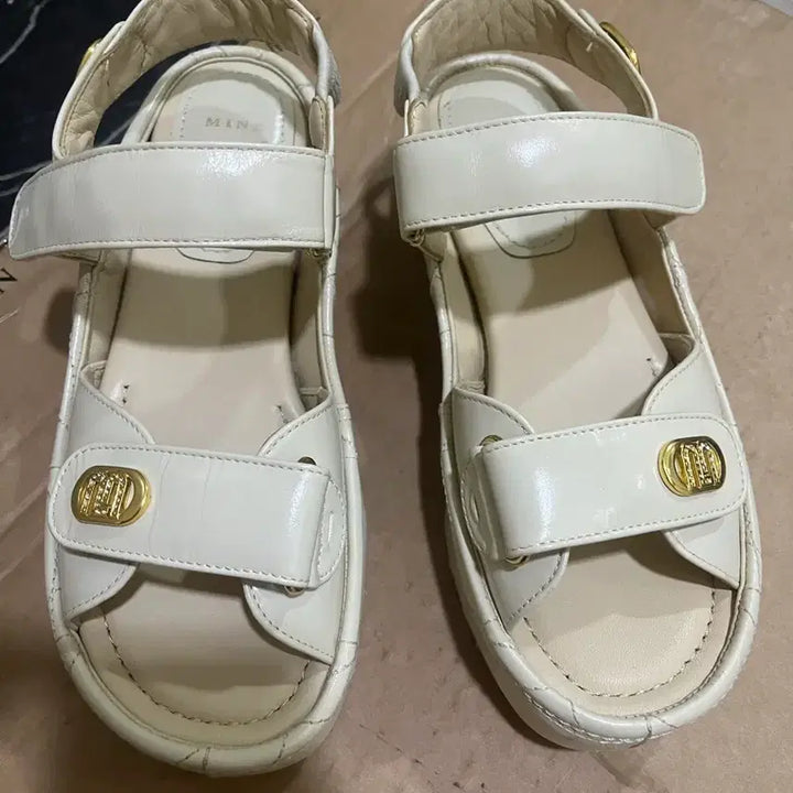 [BUNJANG] Mine Sandals 235 / 마인 샌들 235