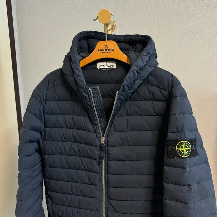 [SOLD OUT] [정품 , M사이즈] 스톤아일랜드 룸 우븐 챔버스 경량 후드패딩 네이비