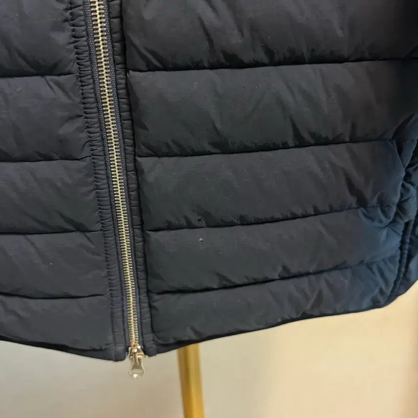 [SOLD OUT] [정품 , M사이즈] 스톤아일랜드 룸 우븐 챔버스 경량 후드패딩 네이비