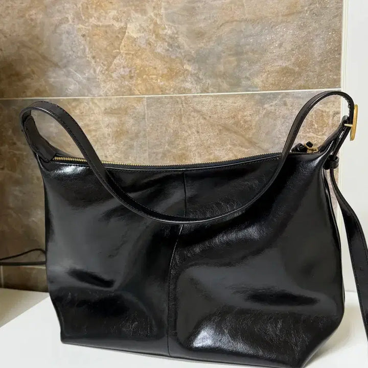 [SOLD OUT] 오야니 에그 슬라우치 숄더백 블랙