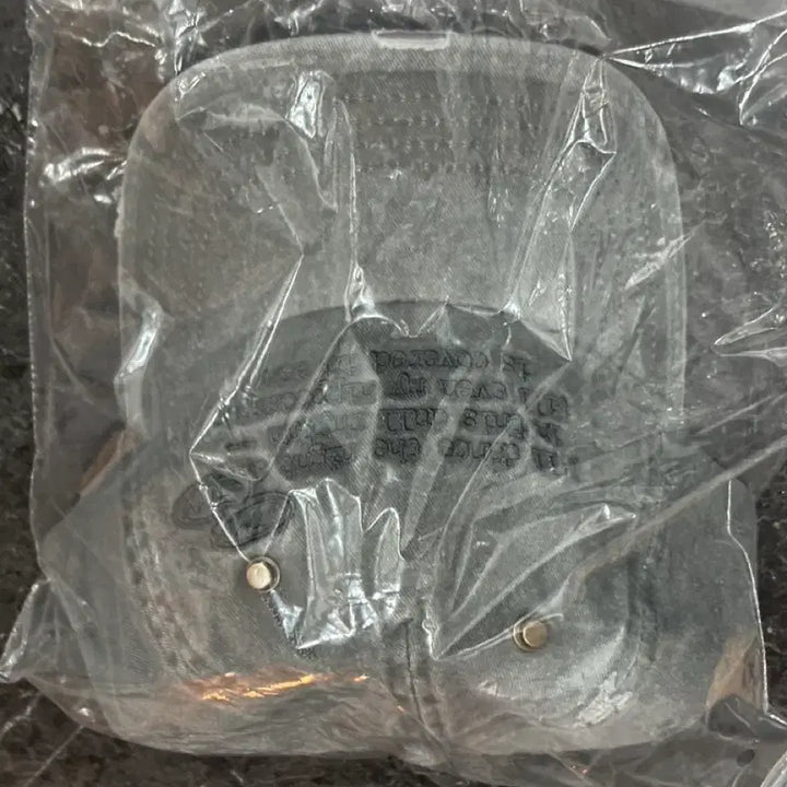 [SOLD OUT] 즛토마요 데미지 데님 캡 미개봉 판매합니다
