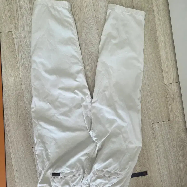 [SOLD OUT] [L size]그라미치 루즈테이퍼드 크림색 바지 판매