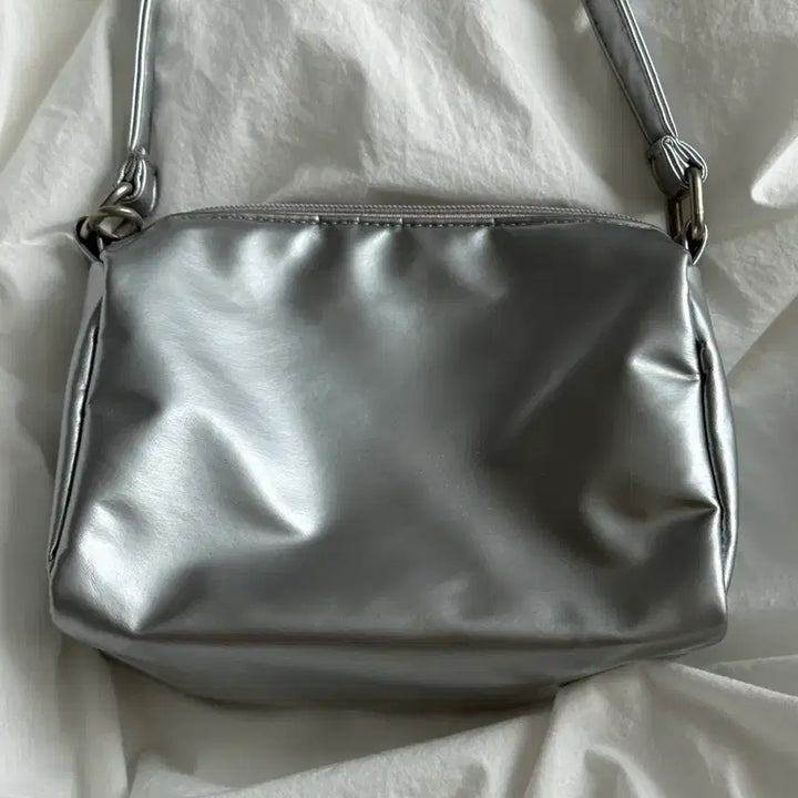[BUNJANG] Kule Mini Bag Silver / 큘 미니백 실버