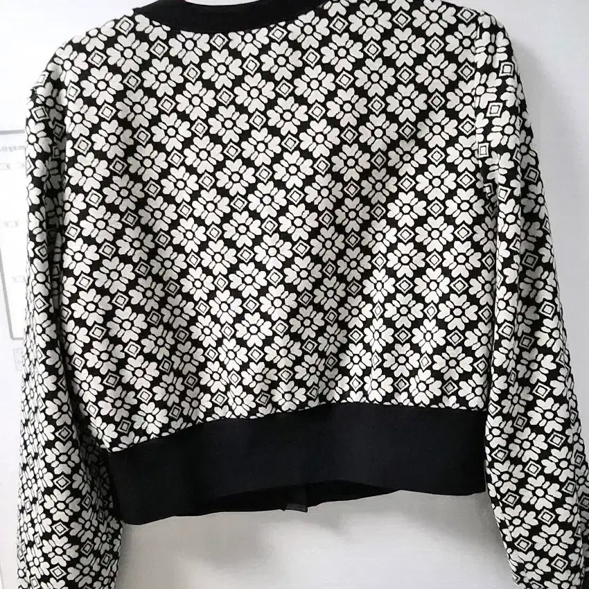 [BUNJANG] It MICHAA Pattern Two-Piece Set / 잇미샤 패턴 한벌 55