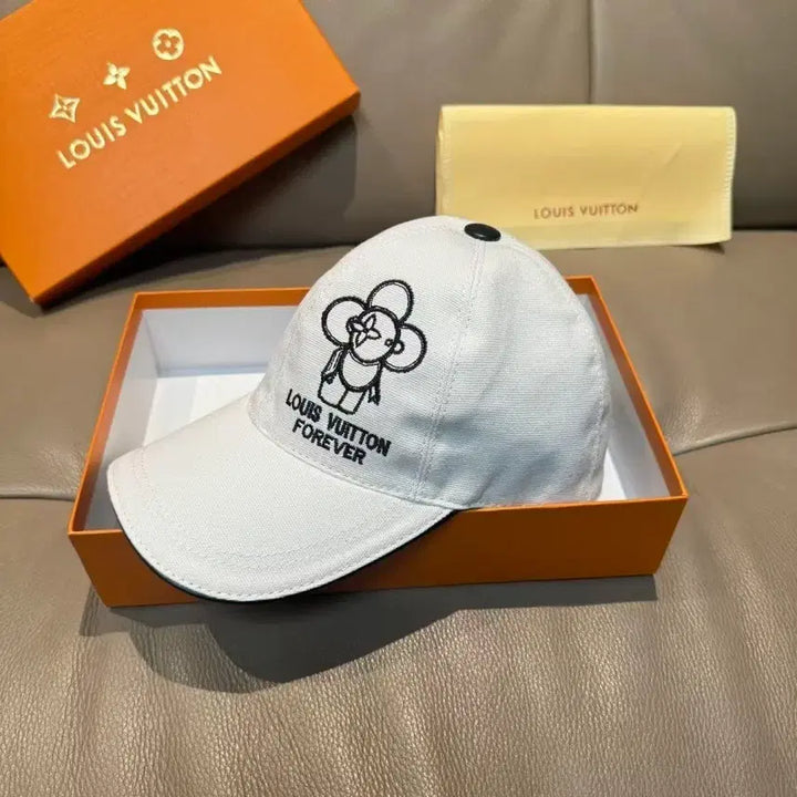 [SOLD OUT] 루이비통 흰색 볼캡 모자