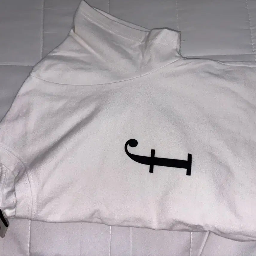 [BUNJANG] Overdue Flare Logo T-shirt White / 오버듀플레어 로고 티셔츠 화이트