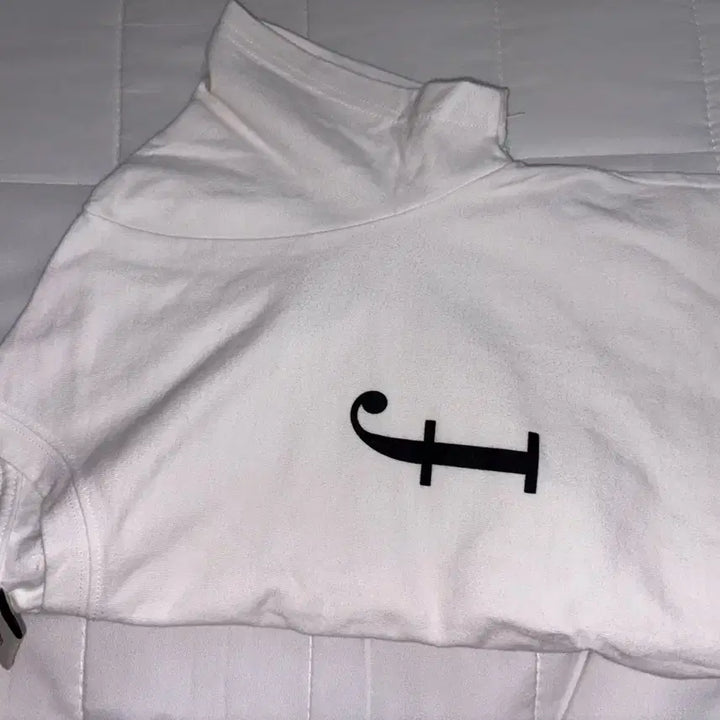 [BUNJANG] Overdue Flare Logo T-shirt White / 오버듀플레어 로고 티셔츠 화이트