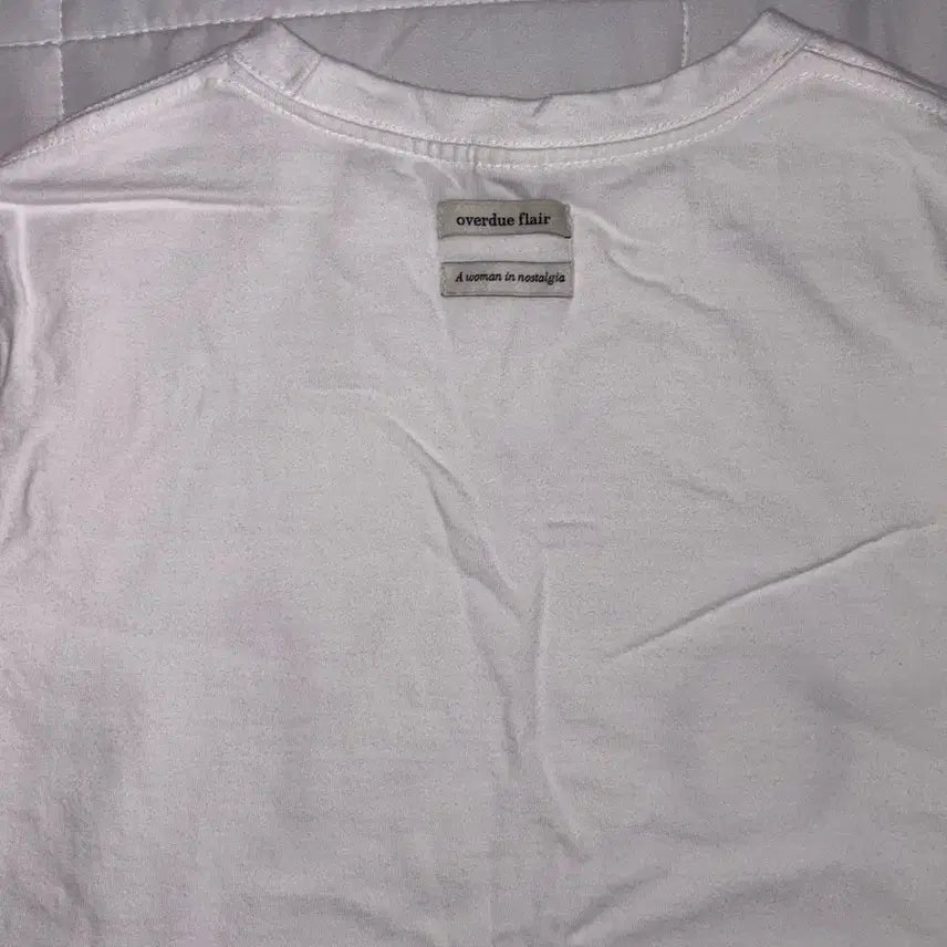 [BUNJANG] Overdue Flare Logo T-shirt White / 오버듀플레어 로고 티셔츠 화이트