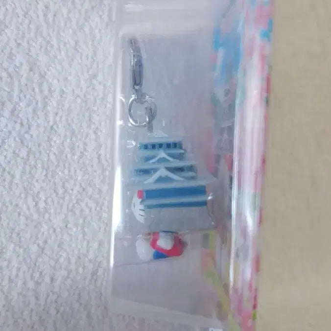 [BUNJANG] Sanrio Hello Kitty Kumamoto Castle Limited Edition Keychain / 헬로키티 곶토치키티 쿠마모토성 한정판 키체인 | 산리오 일본직구 미개봉