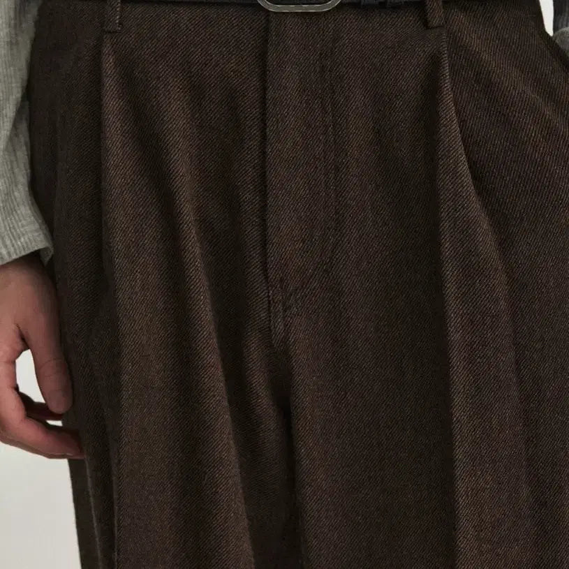 [BUNJANG] Waviness 25FW Wasteless One-Tuck Trousers Brown / 웨이비니스 25fw 웨이스트리스 원 턱 트라우저 브라운 3
