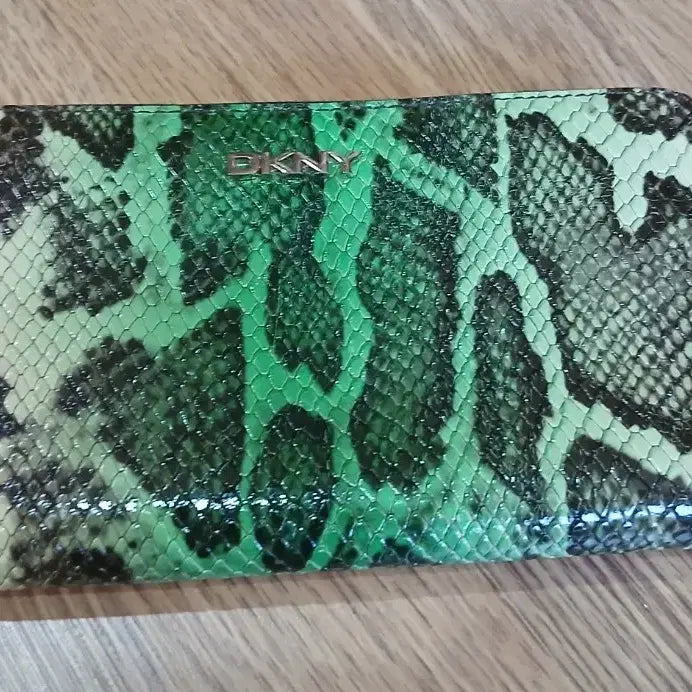 [BUNJANG] DKNY Snakeskin Pattern Long Wallet / DKNY 뱀피 패턴 장지갑