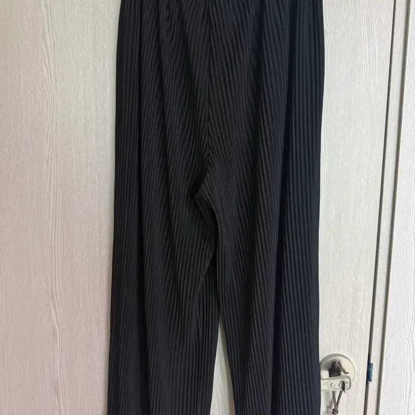 [BUNJANG] TNGT Yoyogi Wide Fit Pleated Pants / tngt yoyogi 와이드핏 플리츠 팬츠