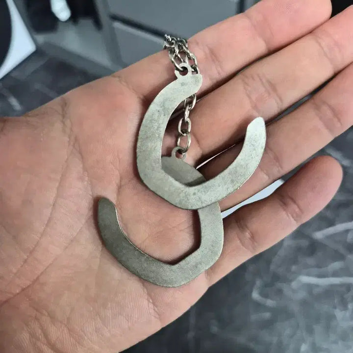 [BUNJANG] HAYN.TREAT Dickies Horse Shoes Keychain / 해칭룸 디키즈 홀스 슈즈 키링