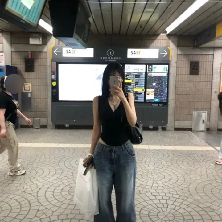 [BUNJANG] (새상품)플리즈노팔로우 Deba Sleeveless Top (Black) / (새상품)플리즈노팔로우 Deba Sleeveless Top (Black)