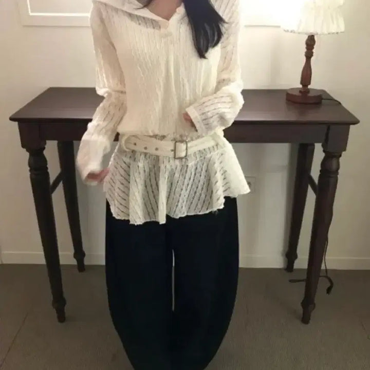 [SOLD OUT] 에이블릭 유색 아이보리 포리 펀칭 벨트 프릴 레이어드 후드티