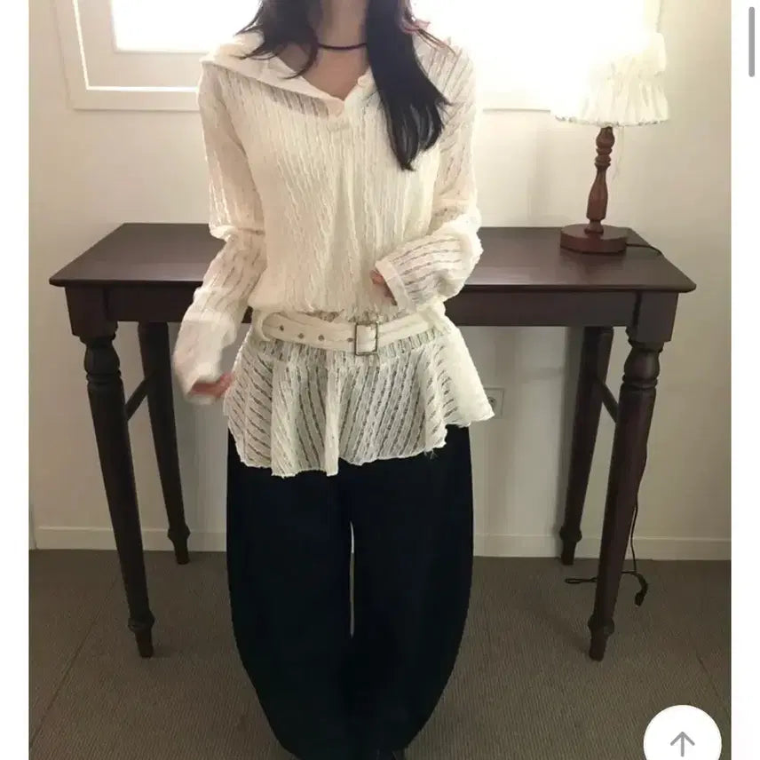 [SOLD OUT] 에이블릭 유색 아이보리 포리 펀칭 벨트 프릴 레이어드 후드티