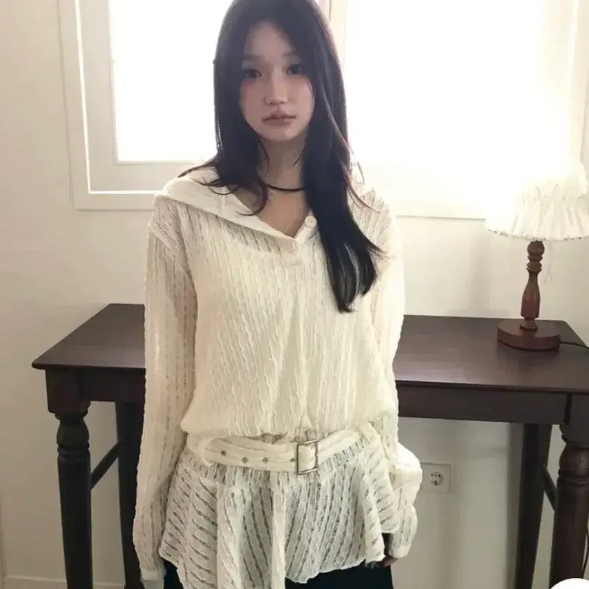 [SOLD OUT] 에이블릭 유색 아이보리 포리 펀칭 벨트 프릴 레이어드 후드티