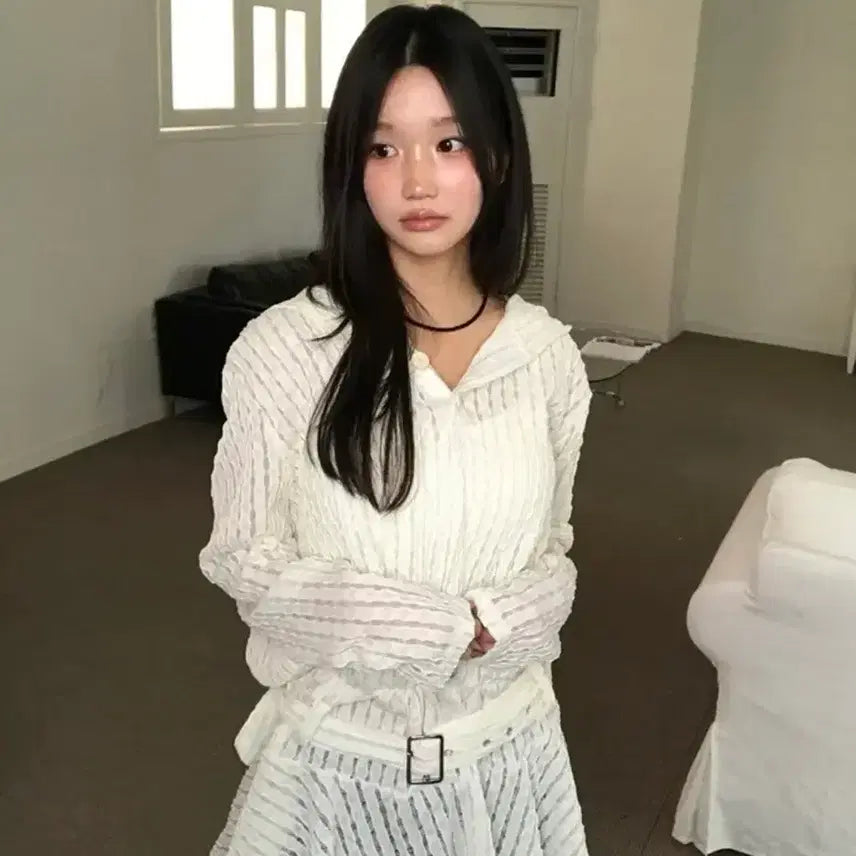 [SOLD OUT] 에이블릭 유색 아이보리 포리 펀칭 벨트 프릴 레이어드 후드티