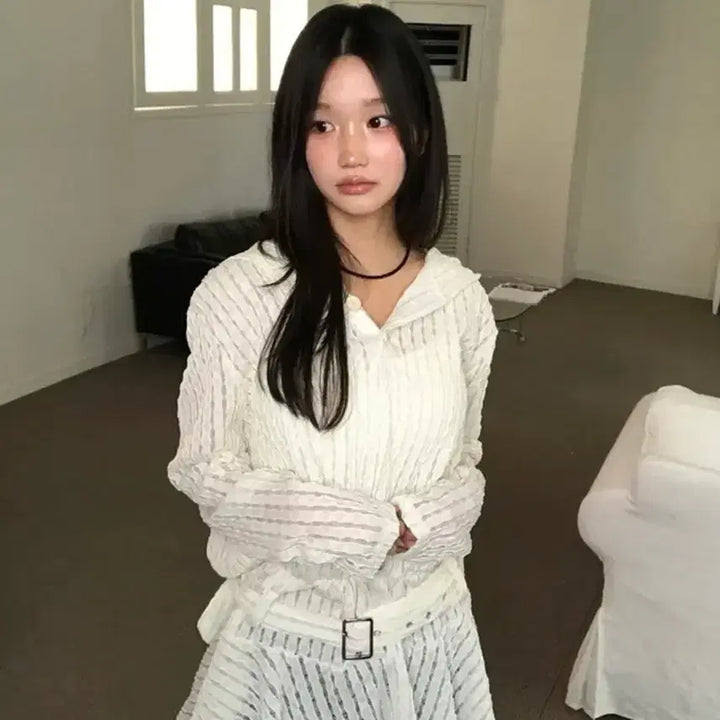 [SOLD OUT] 에이블릭 유색 아이보리 포리 펀칭 벨트 프릴 레이어드 후드티