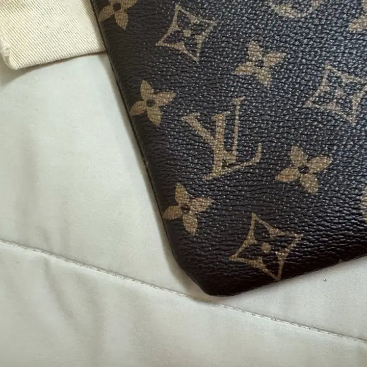 [BUNJANG] Louis Vuitton Monogram Pouch Pink / 루이비통 모노그램 파우치 핑크