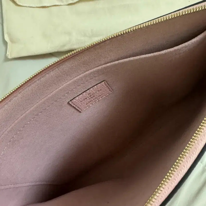 [BUNJANG] Louis Vuitton Monogram Pouch Pink / 루이비통 모노그램 파우치 핑크