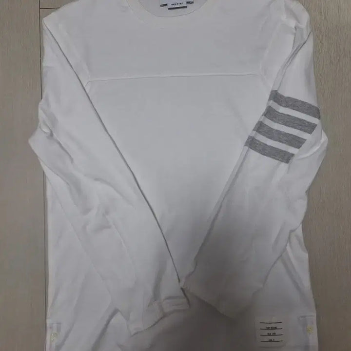 [BUNJANG] Thom Browne Diagonal Stripe Long Sleeve T-Shirt / (정품)  톰브라운 사선 긴팔티