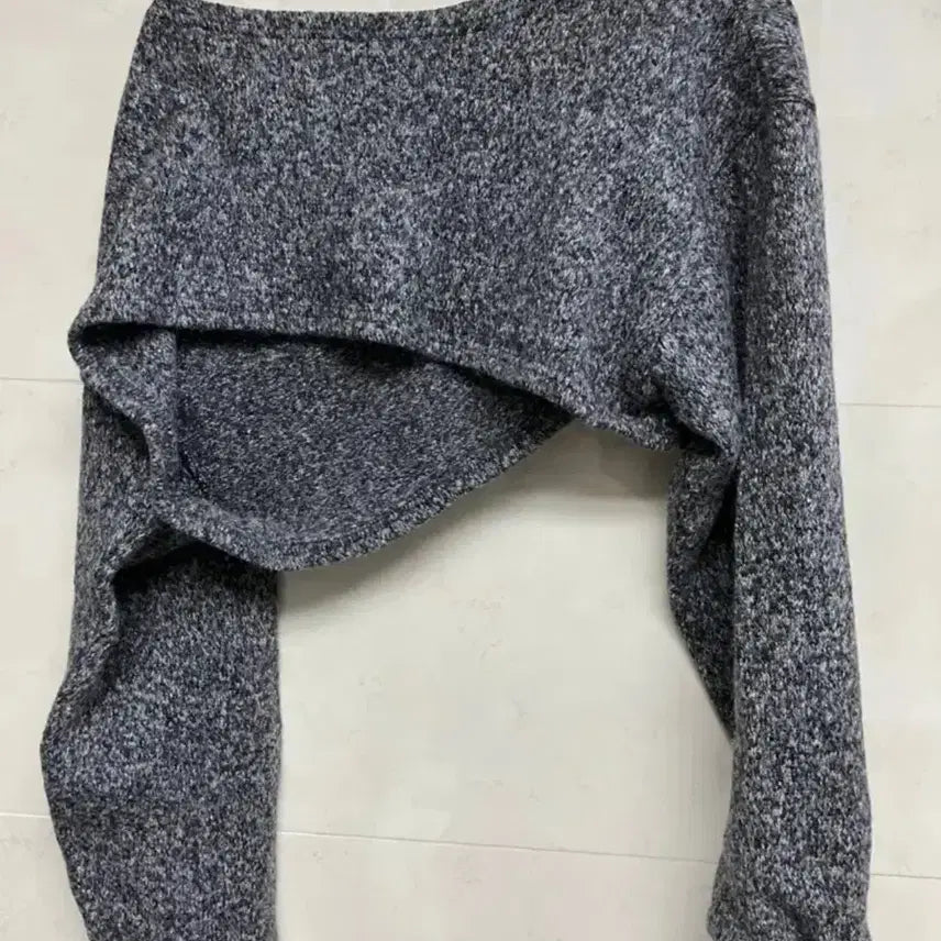 [BUNJANG] threetimes Charcoal Cropped Knit / 쓰리타임즈 크롭 니트 차콜