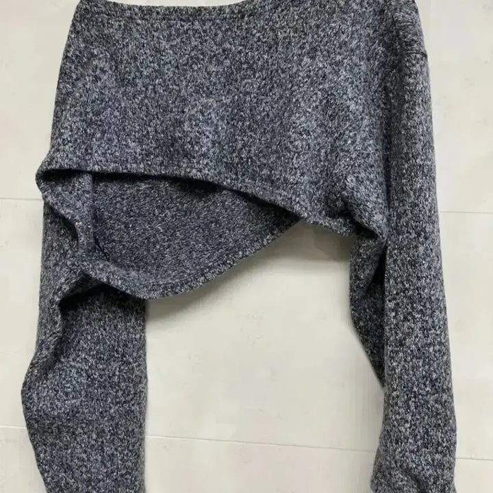 [BUNJANG] threetimes Charcoal Cropped Knit / 쓰리타임즈 크롭 니트 차콜