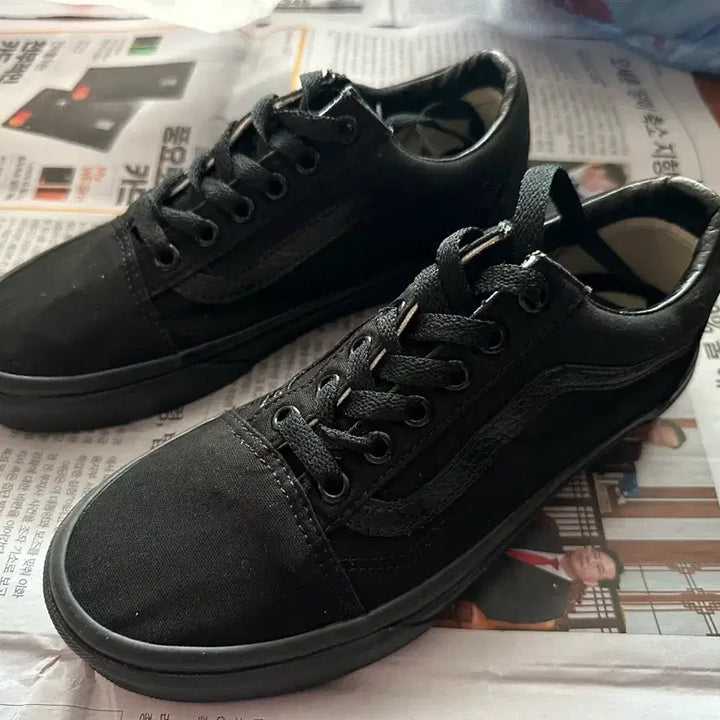 [BUNJANG] Vans Old Skool Canvas Black Shoes (230mm) / 반스 올드스쿨 캔버스 블랙 230mm
