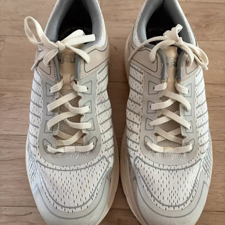[BUNJANG] Skechers Ivory Sneakers / 스케쳐스 아이보리 운동화