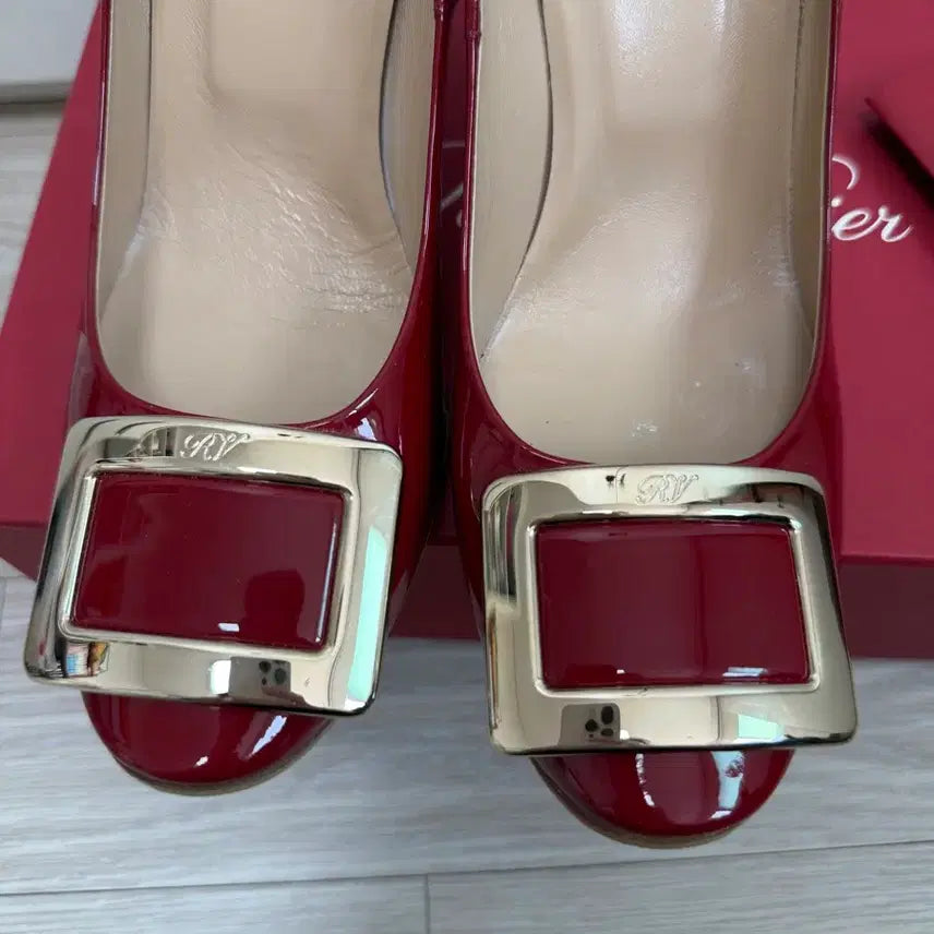 [BUNJANG] Roger Vivier Belle Vivier Red Buckle Pumps - Size 37 / 로저비비에 벨 비비에 레드 펌프스 슈즈37